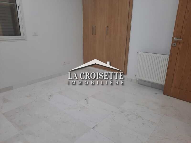 Triplex S+5 avec piscine à La Soukra